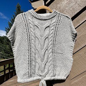 NWOT Universal Thread Over-Sized Cable Knit Sweater Vest